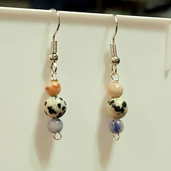 Elegant Multicolor Beaded Earrings - Picture 2 of 4